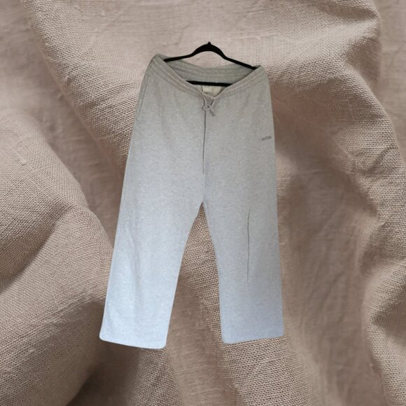 Aritzia Sweatfleece Pants - Picture 1 of 6